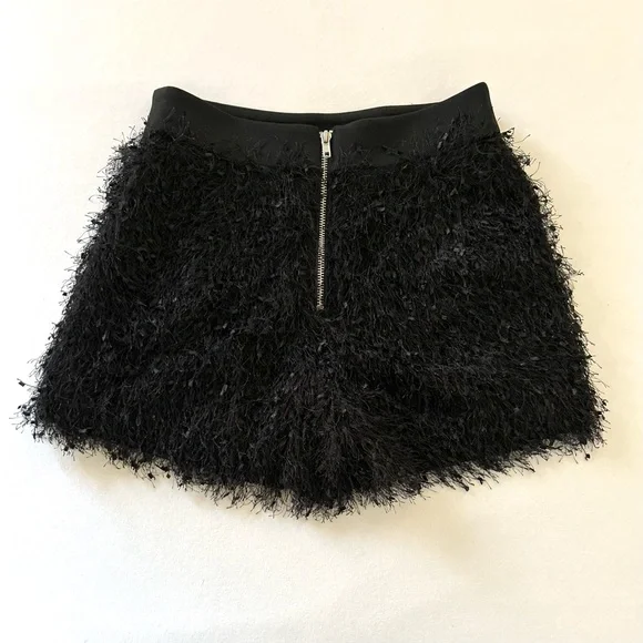 Feather Short_ Black